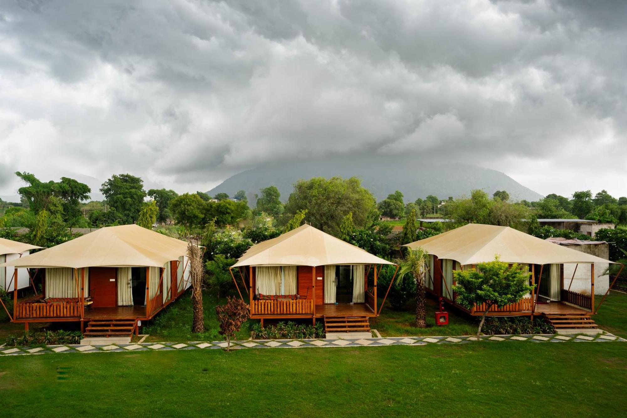 La Nature Hotels & Resorts Sikar Bagian luar foto